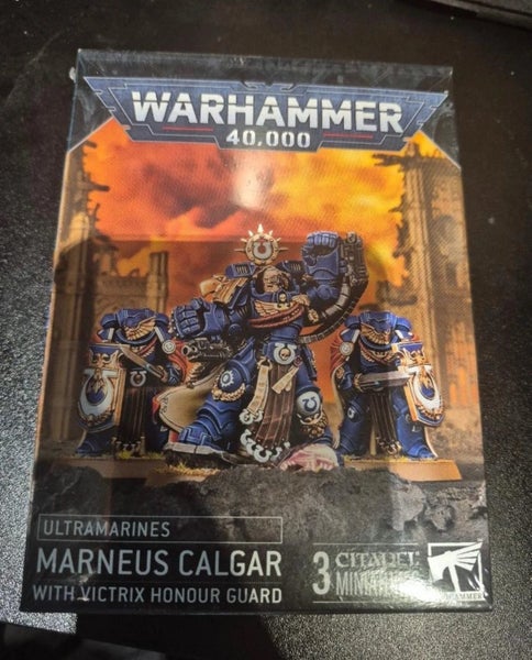 Marneus Calgar & Victrix Honour Guard NIB Carousel 1