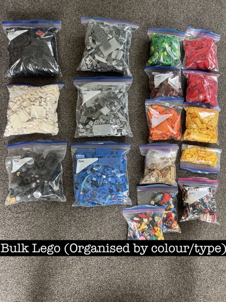 Bulk Lego 23.3KG - (20+ retired sets & 8KG of bulk colour-sorted pieces.)64020501845122111