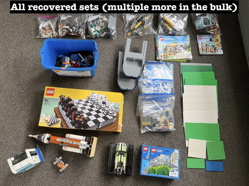 Bulk Lego 23.3KG - (20+ retired sets & 8KG of bulk colour-sorted pieces.)64020501845122112