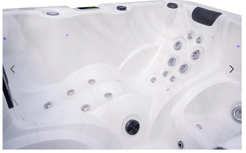 Murchison 3 person spa HALF PRICE (BRAND NEW, ONLY 1 left ready for delivery)64009221996161112