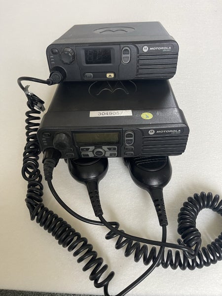 Motorola DM3000 800Mhz radio Carousel 1