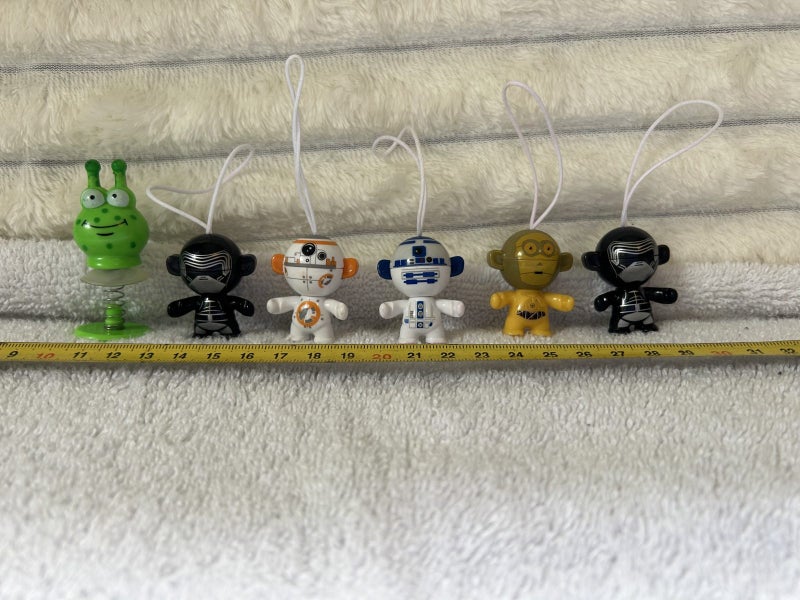 Small Figures on Strings Carousel 2
