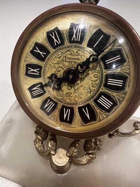 Mercedes Antique clock Carousel 1