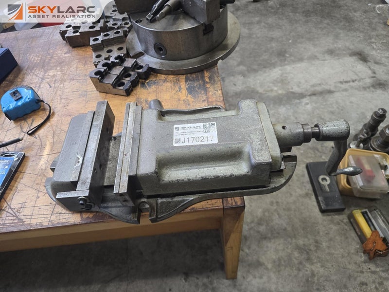 Machine Vice with 150mm Jaws and Additional 195mm Jaws Carousel 1