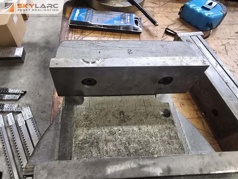 Machine Vice with 150mm Jaws and Additional 195mm Jaws Carousel 2