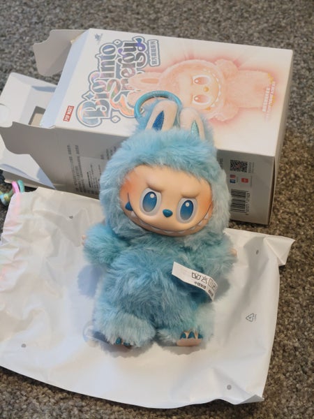 Opened Box Labubu 3.0 – THE MONSTERS Big Into Energy Series Carousel 1