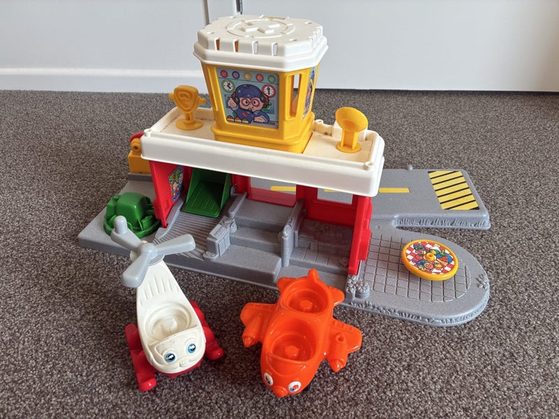 Fisher Price Little People Airport + Plane, Helicopter & Taxi Carousel 2