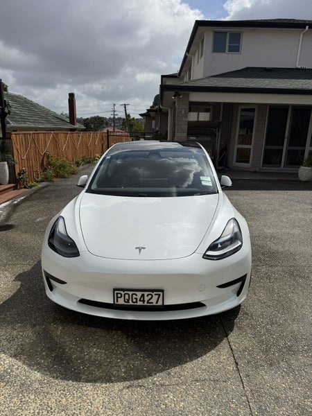 2022 Tesla Model 3 Rear Wheel Drive63922064649602112