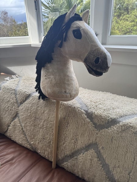 LeMieux Hobby Horse. Carousel 1