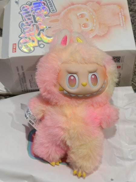 Opened Box Labubu 3.0 – THE MONSTERS Big Into Energy Series Carousel 1