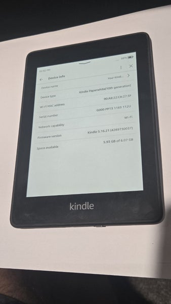 6" Kindle Paperwhite 10th Generation Backlit Good working Order Carousel 2