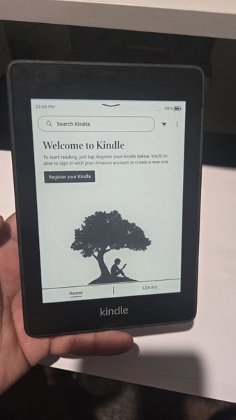 6" Kindle Paperwhite 10th Generation Backlit Good working Order Carousel 1
