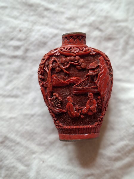 Vintage Carved Snuff Bottle Carousel 1