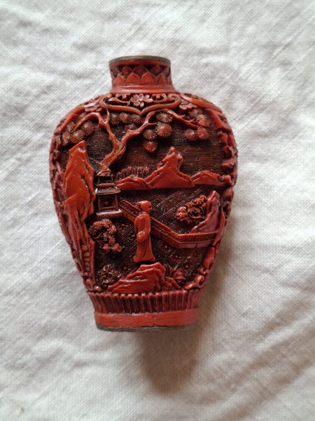 Vintage Carved Snuff Bottle Carousel 2