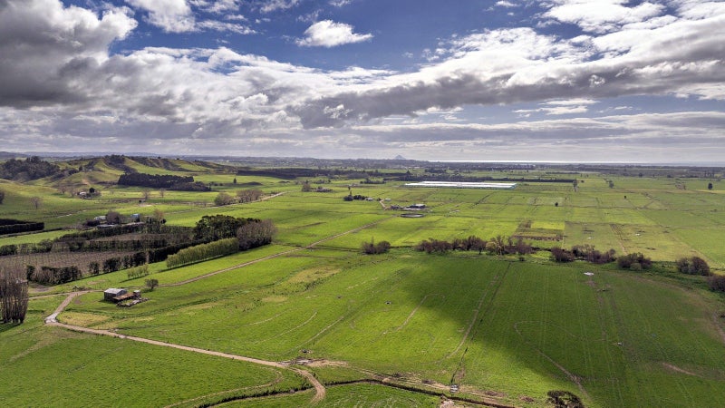 Coastal location with lifestyle and scale63927725049473110