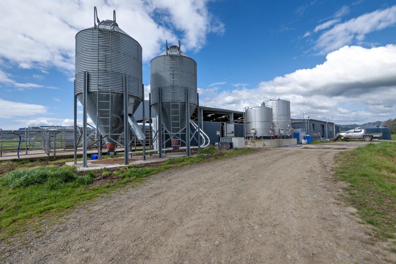 Coastal location with lifestyle and scale63927725049473113