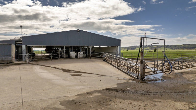 Coastal location with lifestyle and scale63927725049473114