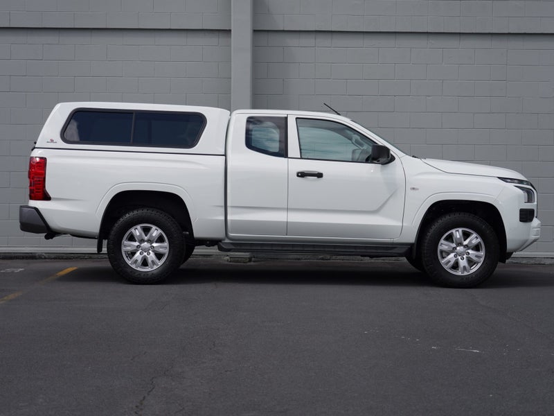 2026 Mitsubishi Triton Club Cab 2.4D GLX 4WD Auto, photo 3