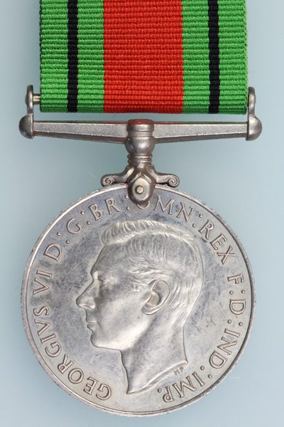 WWII DEFENCE MEDAL 1939-1945 Carousel 2