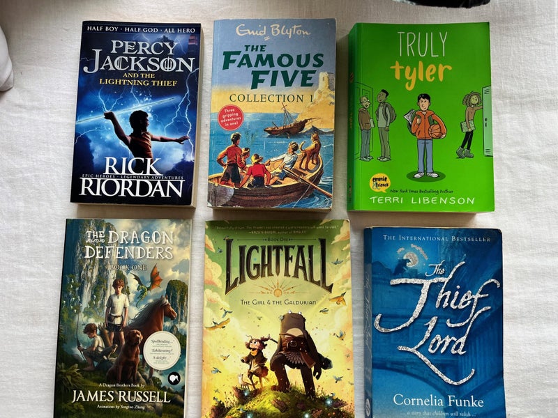 11 young adult books for less than the price of 1 book!! Carousel 1