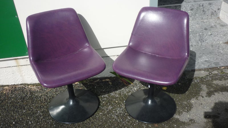 PAIR OF NZ RETRO HOBNOB CHAIRS DESIGNED BY CHARLES FUREY FOR SEBEL Carousel 1