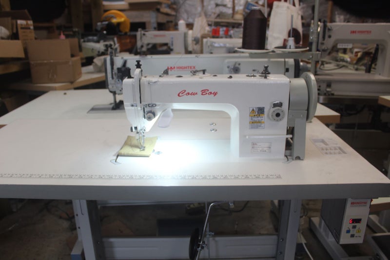 INDUSTRIAL WALKING FOOT TOP FEED SEWING MACHINE Carousel 2