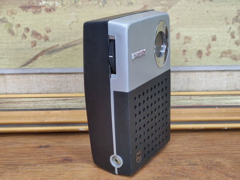 Vintage Tech | Philips AM Radio 90 RL 073 (Circa 1970s) Carousel 2