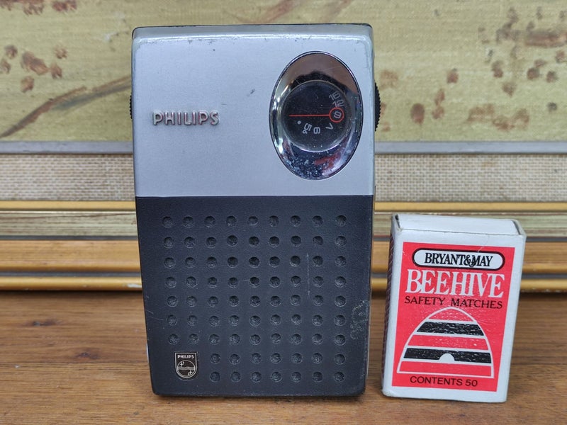 Vintage Tech | Philips AM Radio 90 RL 073 (Circa 1970s) Carousel 6