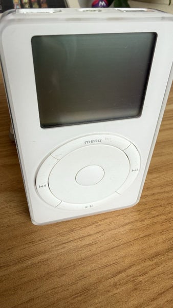 iPod (Scroll Wheel) 1st Generation 5Gb Model M8541 2001 Carousel 19
