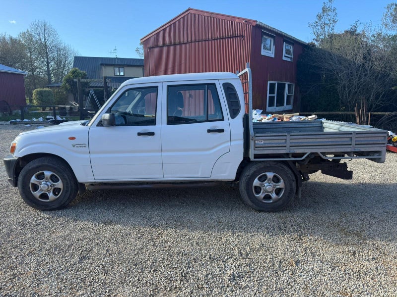 2017 Mahindra PIK-UP Doublecab4x463930180796419113