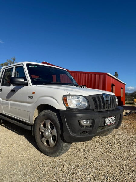 2017 Mahindra PIK-UP Doublecab4x463930180796419110