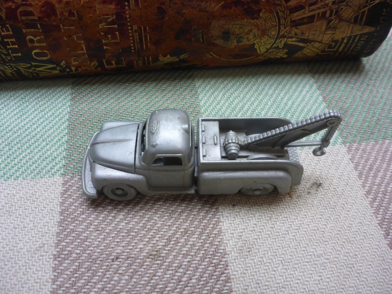 Vintage Marx Toys Service Station Garage Plastic Wrecker Truck Tow Truck Toy Carousel 2