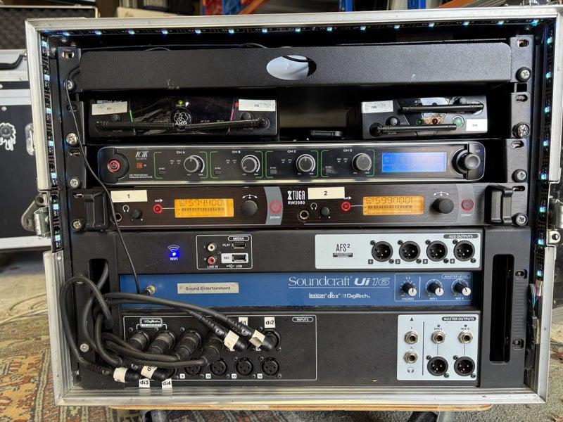 Soundcraft Ui 16 PA with Wireless Microphones, DIs and In-ear monitors Carousel 1
