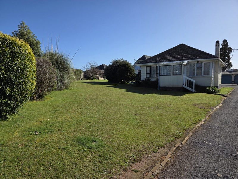Image 3 of 20
