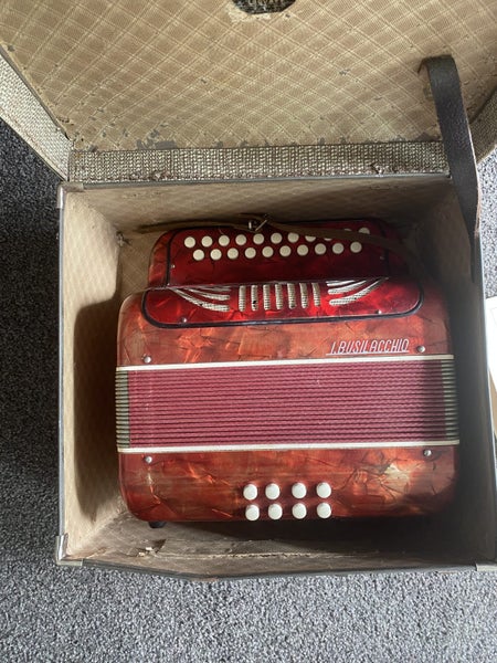 Button Accordeon Carousel 1