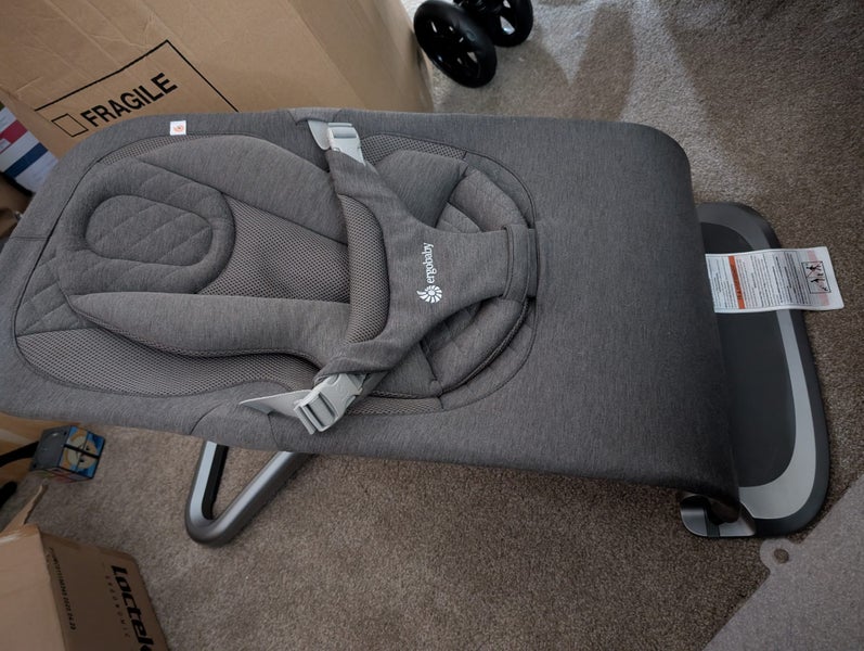Ergobaby evolve bouncer (better version of the baby bjorn) Carousel 2