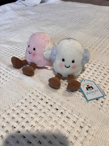 Jellycat Amuseables Toastie Pink and White Marshmallows Carousel 2