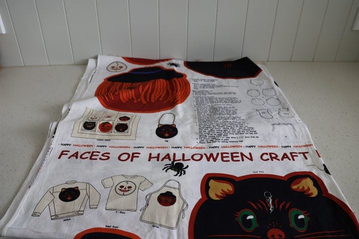 Wonderful Halloween Sewing or Craft Projects. One glows in the dark! Fabric Carousel 13