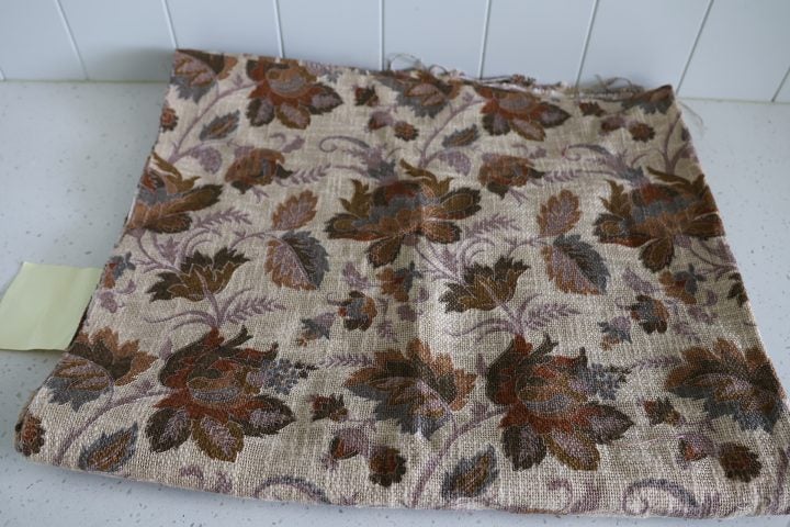 Beautiful Quality Vintage Heavy Textured Linen. Floral Pattern. Carousel 1