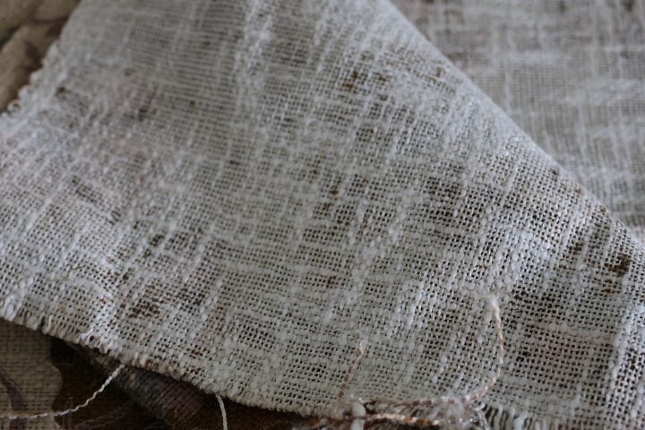 Beautiful Quality Vintage Heavy Textured Linen. Floral Pattern. Carousel 10