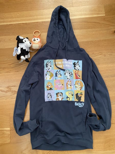 Bluey bundle - 1x hoodie, 1x plush toy 1x keychain Carousel 1
