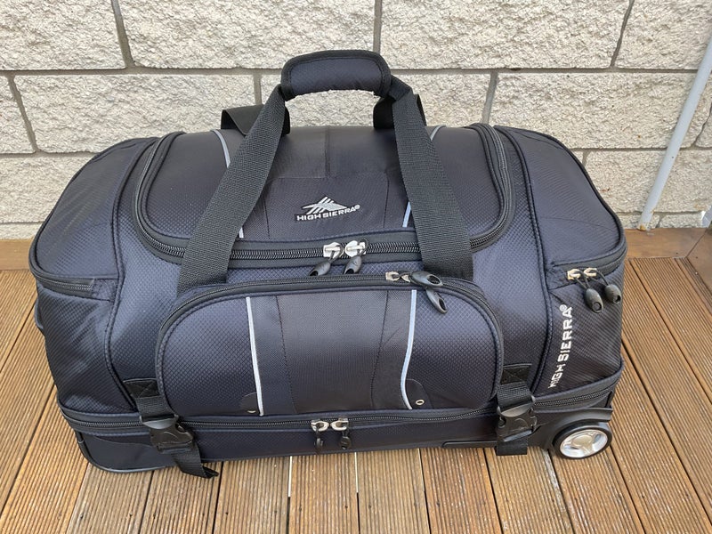 Wheeled Duffle Black Carousel 1