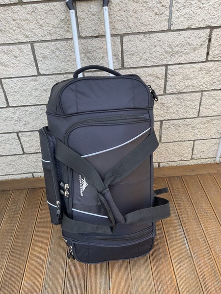 Wheeled Duffle Black Carousel 3