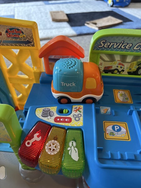 Vtech Toot Toot Drivers - Garage and Truck Carousel 2