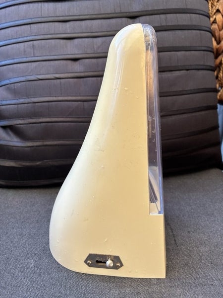 Metronome - Cream bakelite Carousel 2