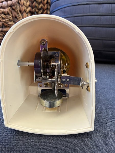 Metronome - Cream bakelite Carousel 3