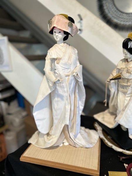 Stunning large vintage Japanese bride doll Carousel 1