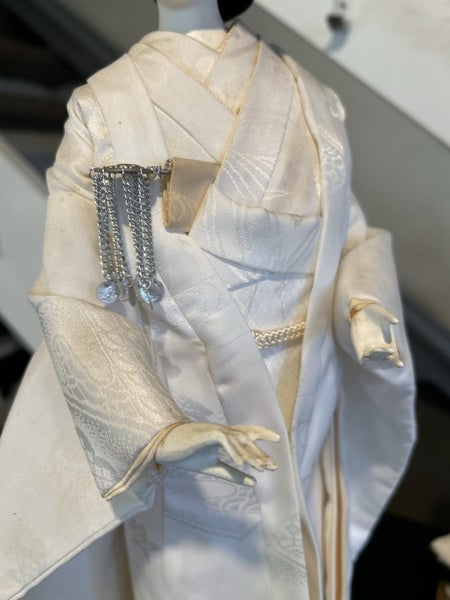 Stunning large vintage Japanese bride doll Carousel 6