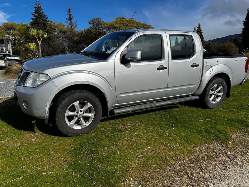 2014 Nissan Navara D/C St-X64063159327361110