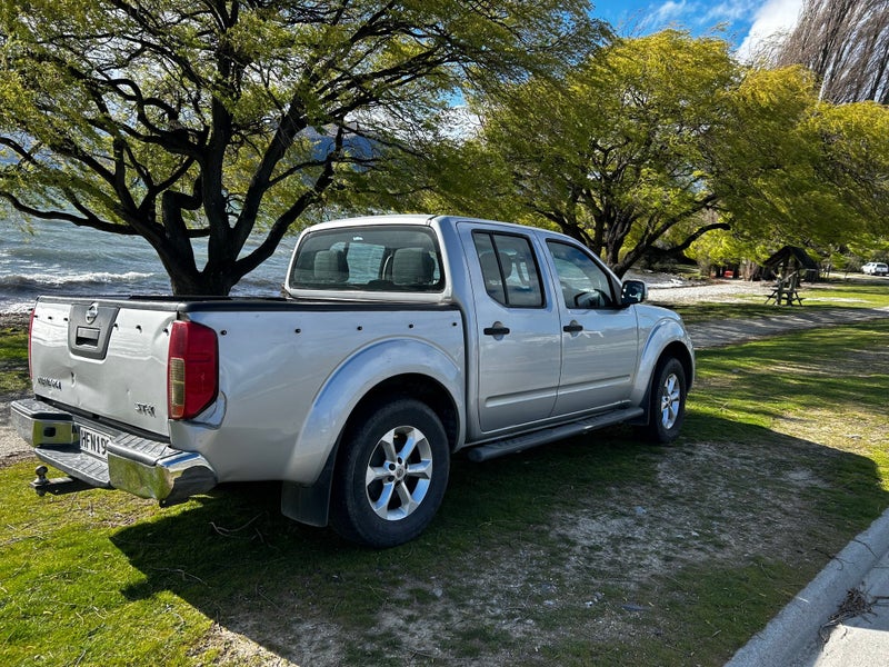 2014 Nissan Navara D/C St-X64063159327361113